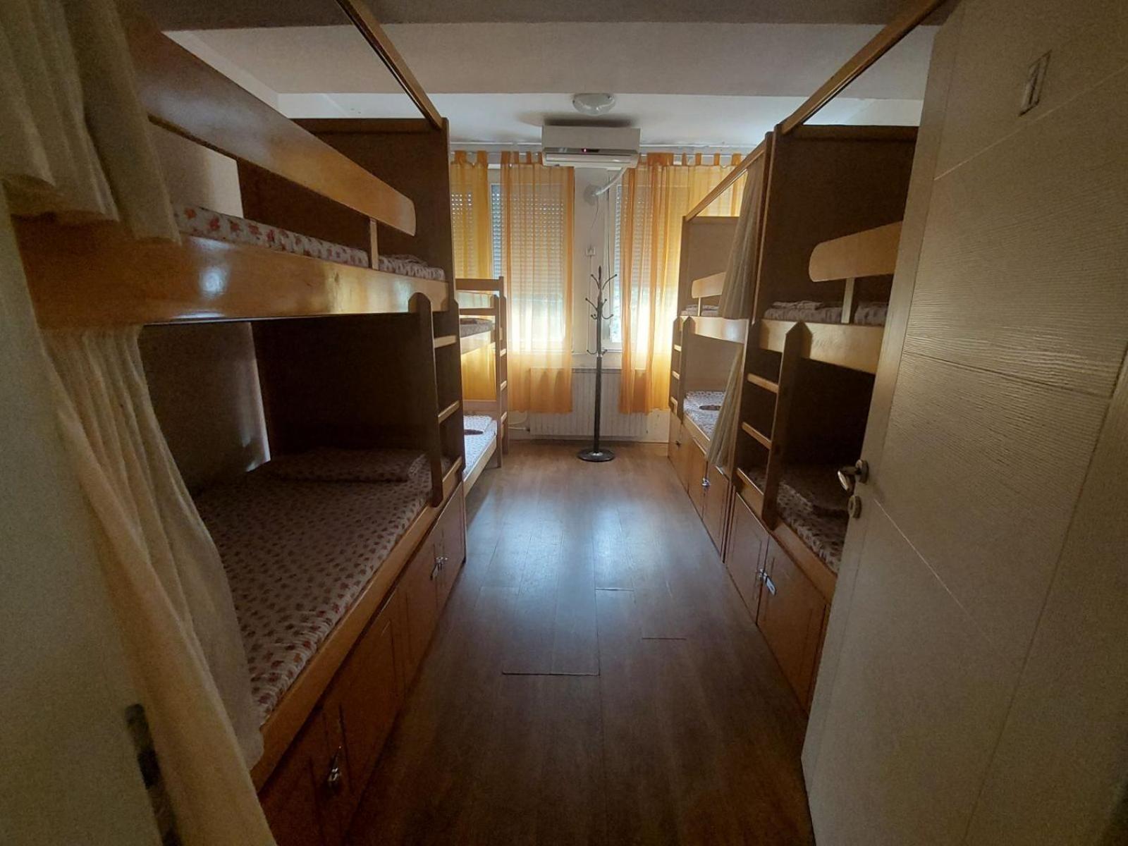 Hostel Valentin 2 Σκόπια Εξωτερικό φωτογραφία