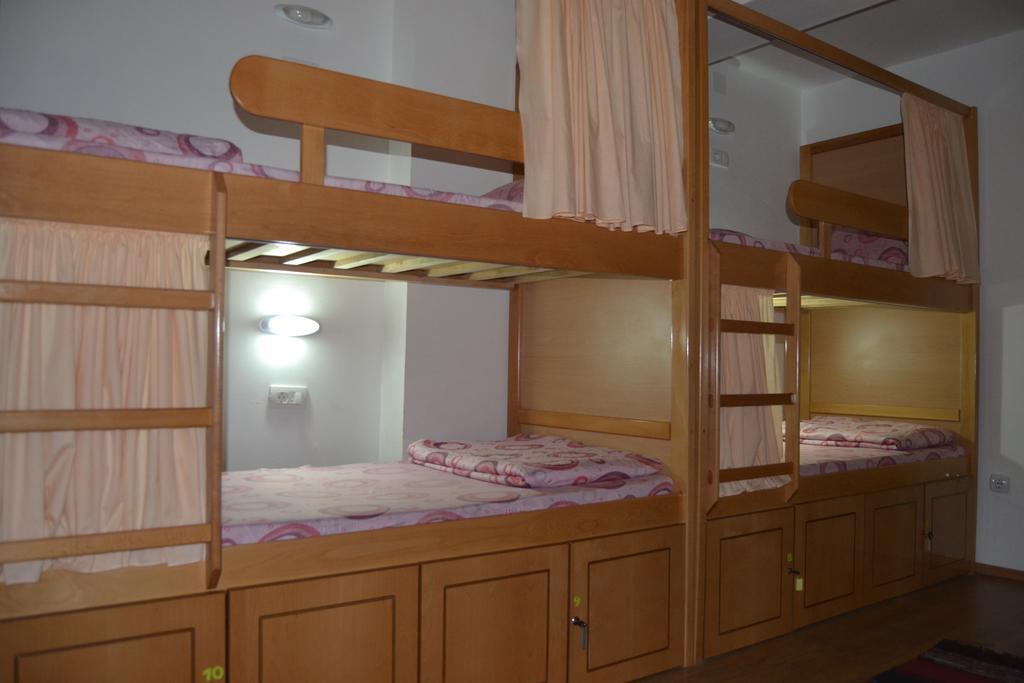 Hostel Valentin 2 Σκόπια Δωμάτιο φωτογραφία