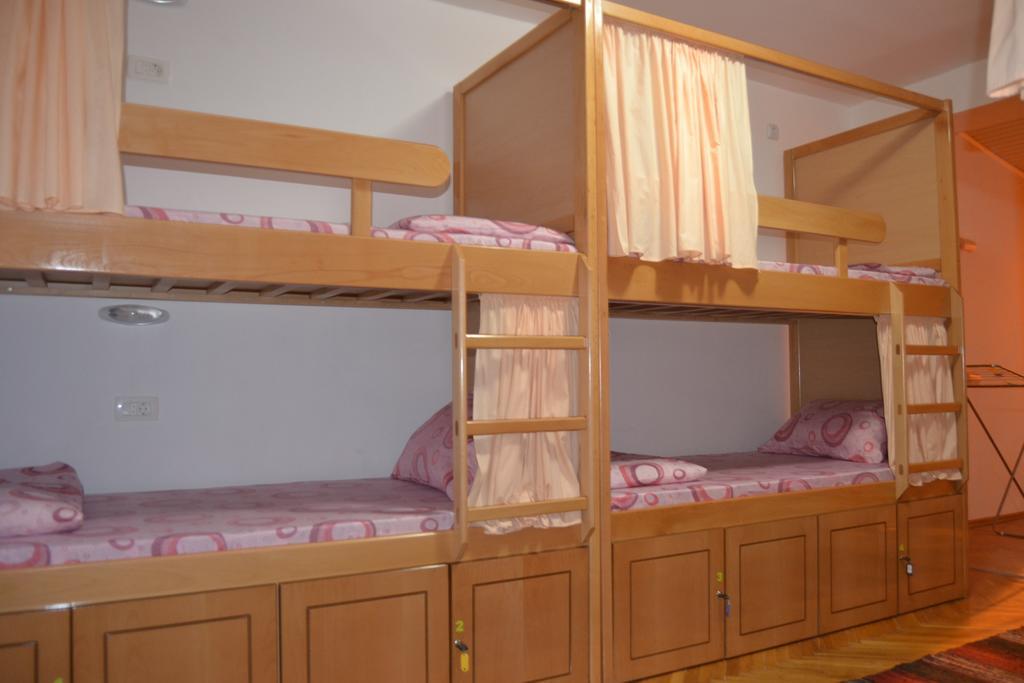 Hostel Valentin 2 Σκόπια Δωμάτιο φωτογραφία