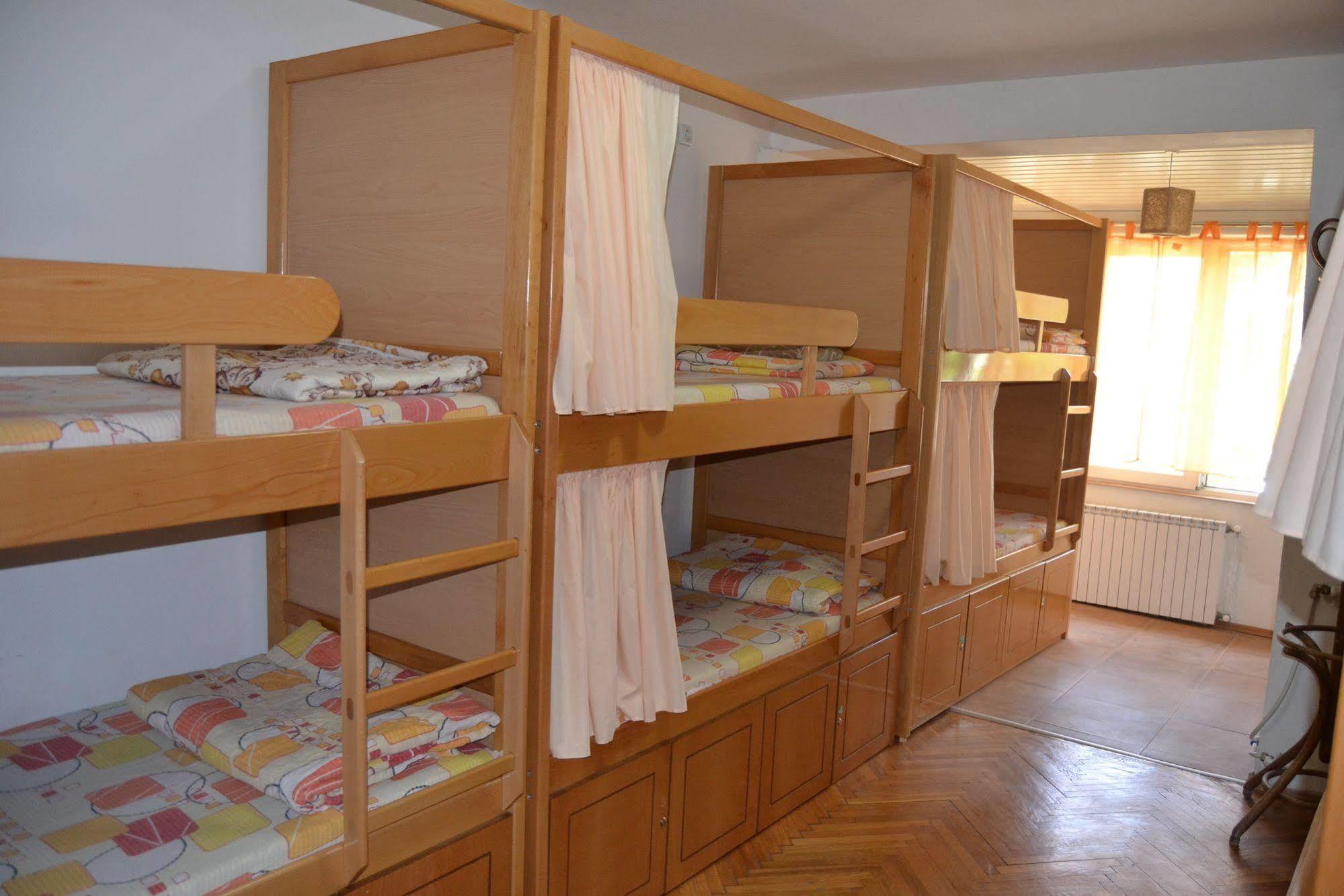 Hostel Valentin 2 Σκόπια Εξωτερικό φωτογραφία