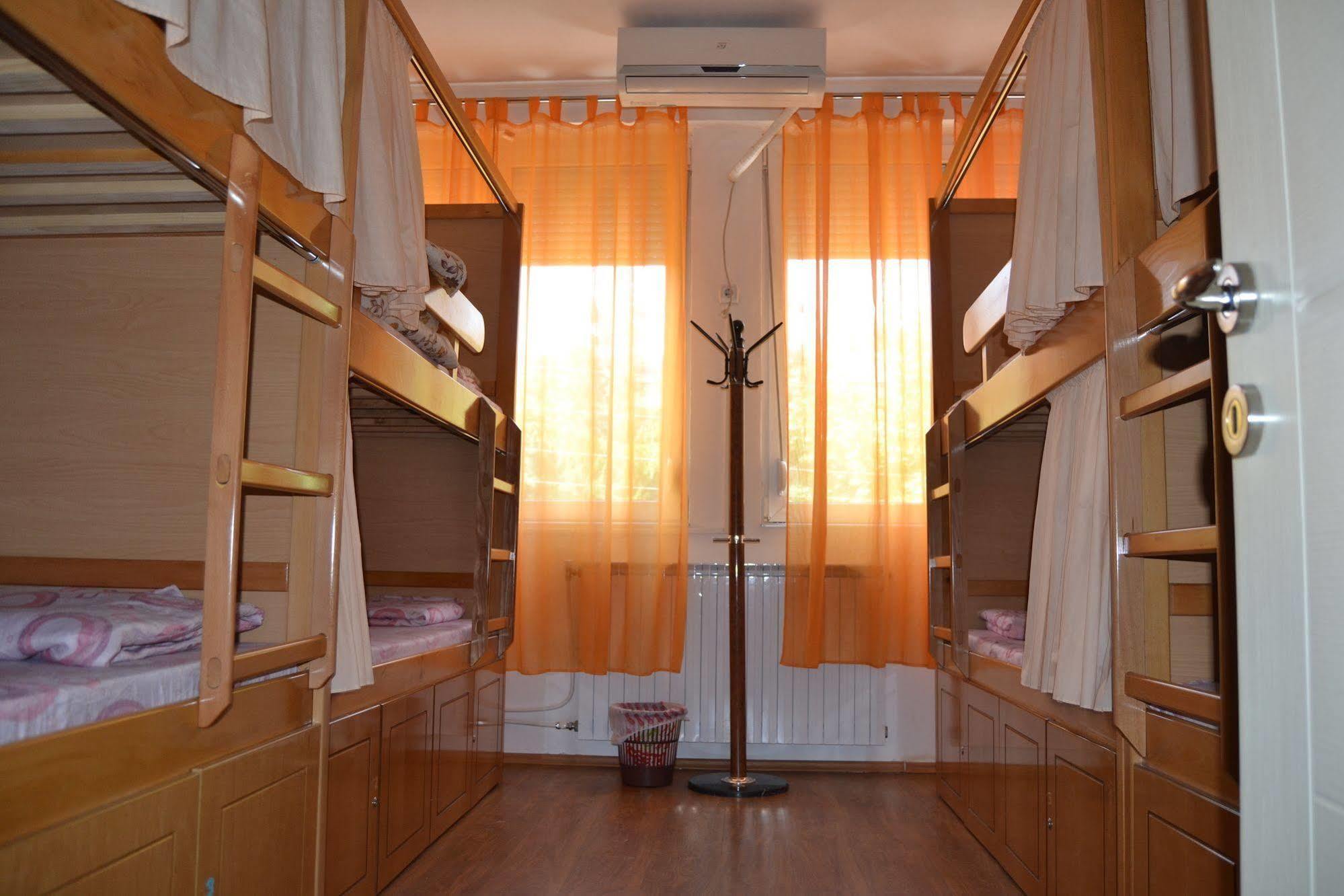 Hostel Valentin 2 Σκόπια Εξωτερικό φωτογραφία